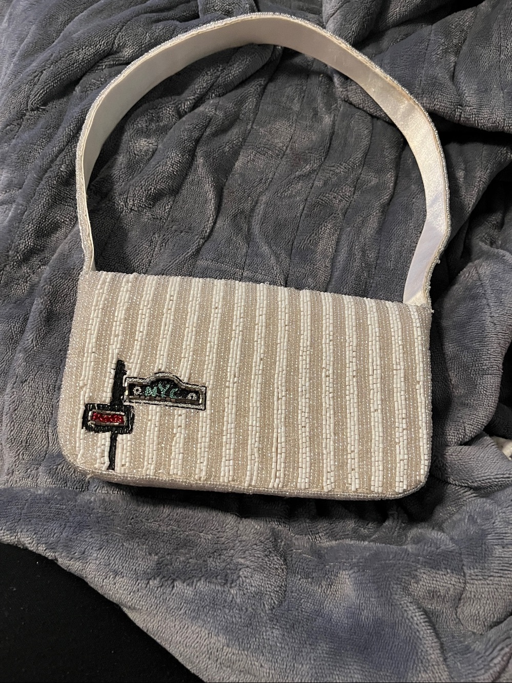Beaded Ivory Taxi-Embroidered Shoulder Bag - Picture 3 of 12